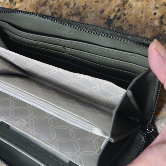 Wallet - Picture 3 of 3